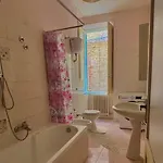 Historic Old Townhouse In Center Of