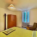 Apartment Historic Old Townhouse In Center Of *