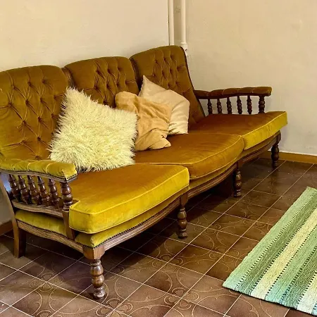 Historic Old Townhouse In Center Of