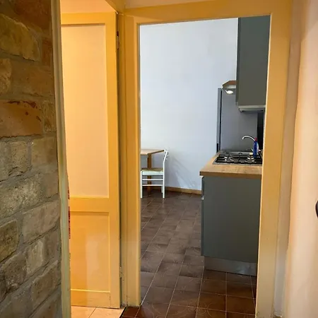 Historic Old Townhouse In Center Of Chieti