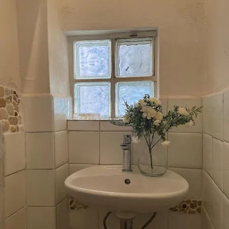 아파트 Historic Old Townhouse In Center Of