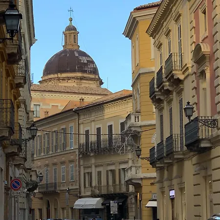 Apartment Historic Old Townhouse In Center Of