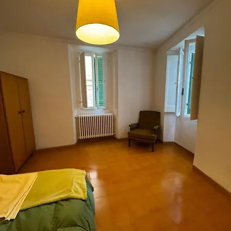 Historic Old Townhouse In Center Of Apartament *