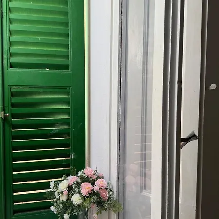 아파트 Historic Old Townhouse In Center Of 키에티