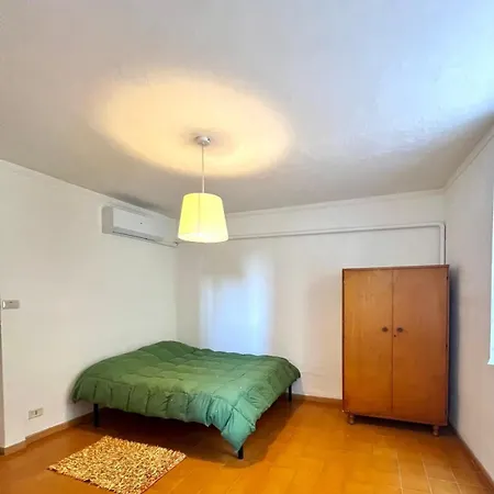 Historic Old Townhouse In Center Of Apartment
