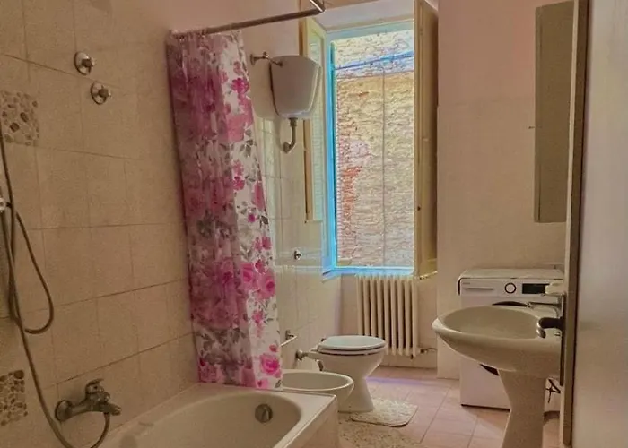 Historic Old Townhouse In Center Of