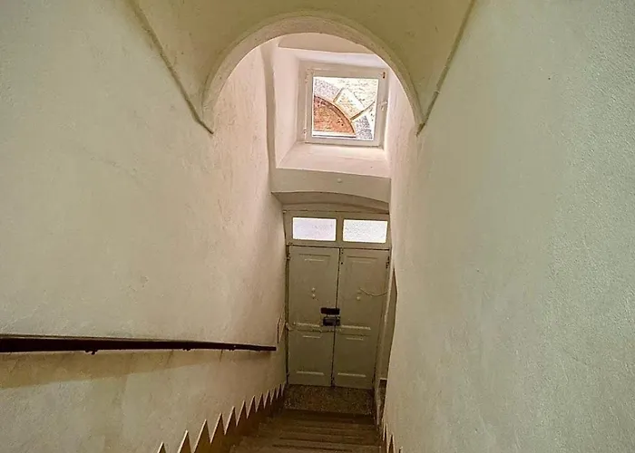 Historic Old Townhouse In Center Of Κιέτι