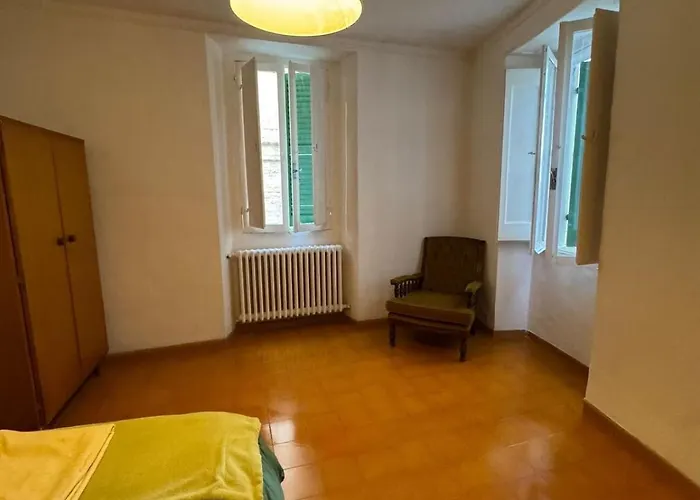 Historic Old Townhouse In Center Of Διαμέρισμα *