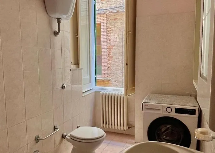 Historic Old Townhouse In Center Of Κιέτι