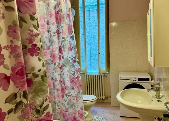 Διαμέρισμα Historic Old Townhouse In Center Of