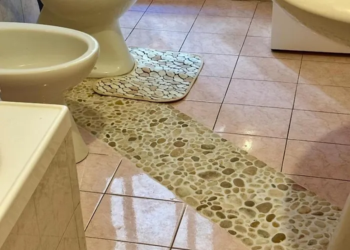 Historic Old Townhouse In Center Of